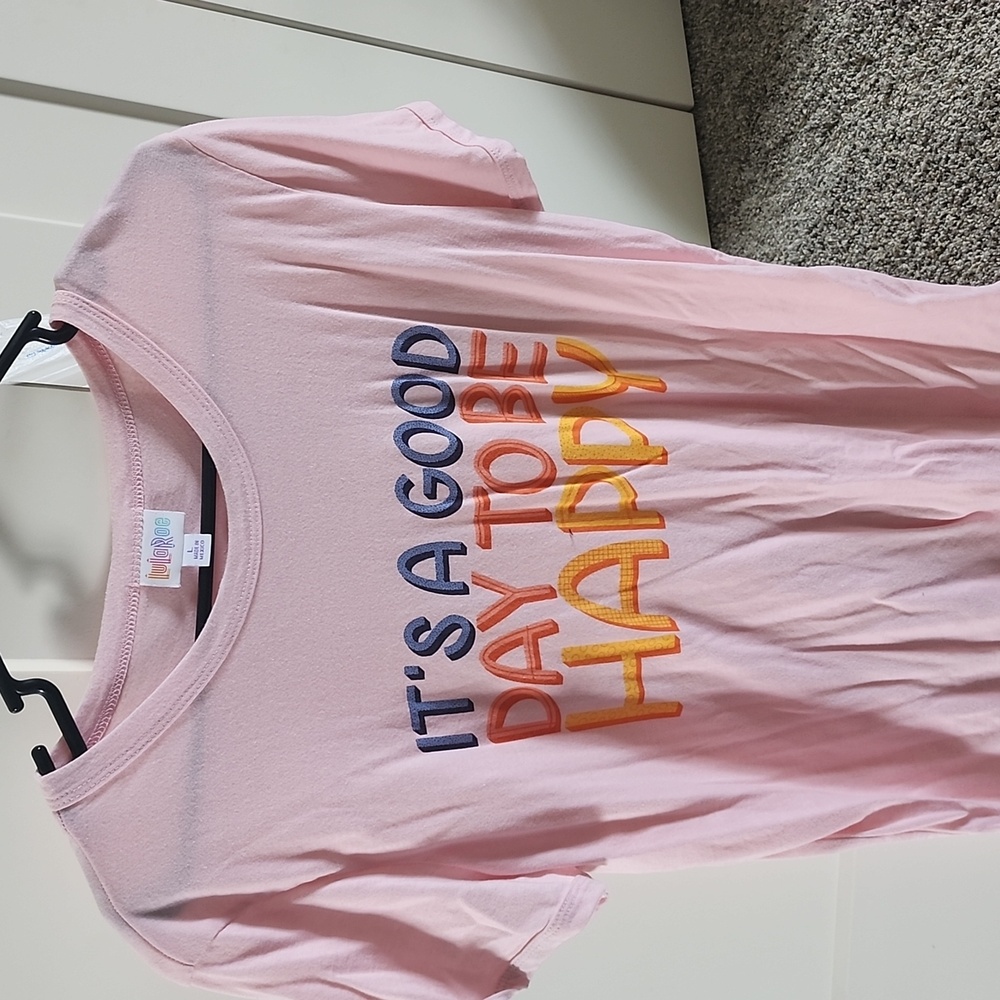 Lularoe graphic tee